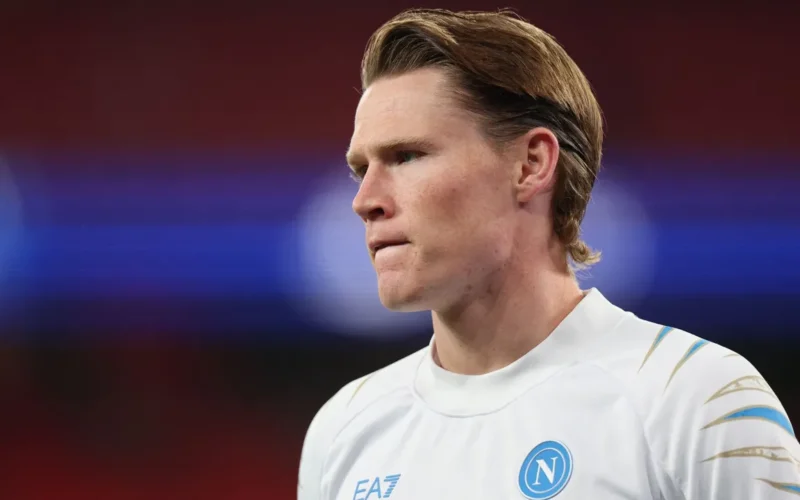 صفقة كبرى محتملة.. مانشستر يونايتد يخطط لاستعادة سكوت مكتوميناي من نادي نابولي الإيطالي